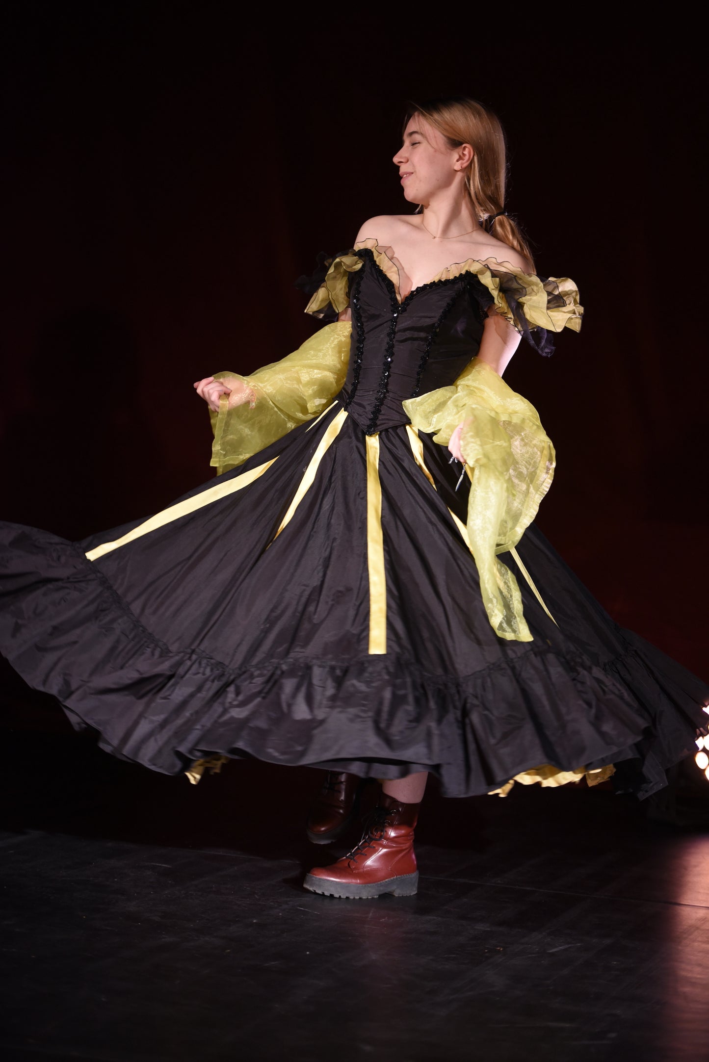 Kleid - Volantkleid - W052