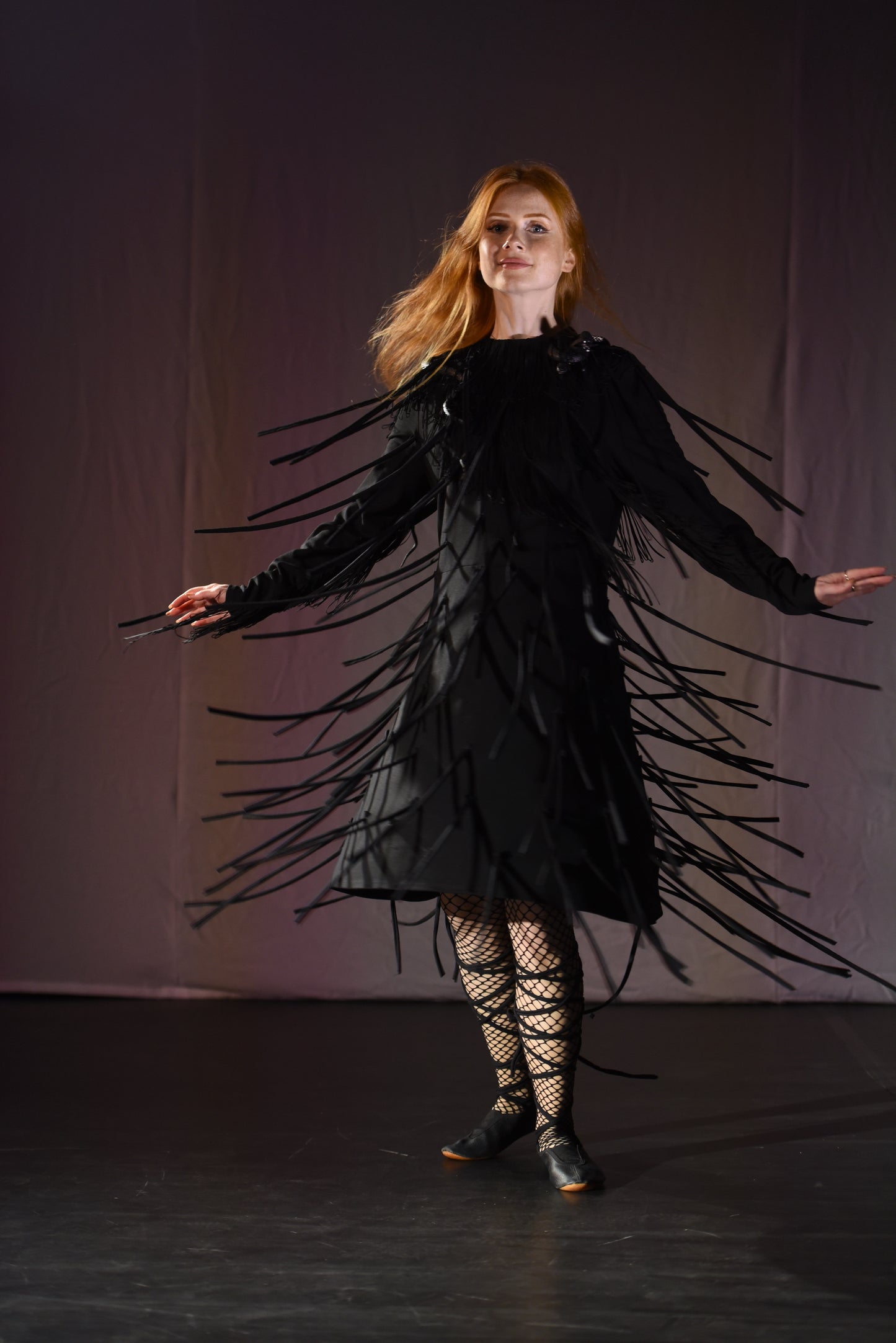Kleid - Schwarzes Bänderkleid - W023