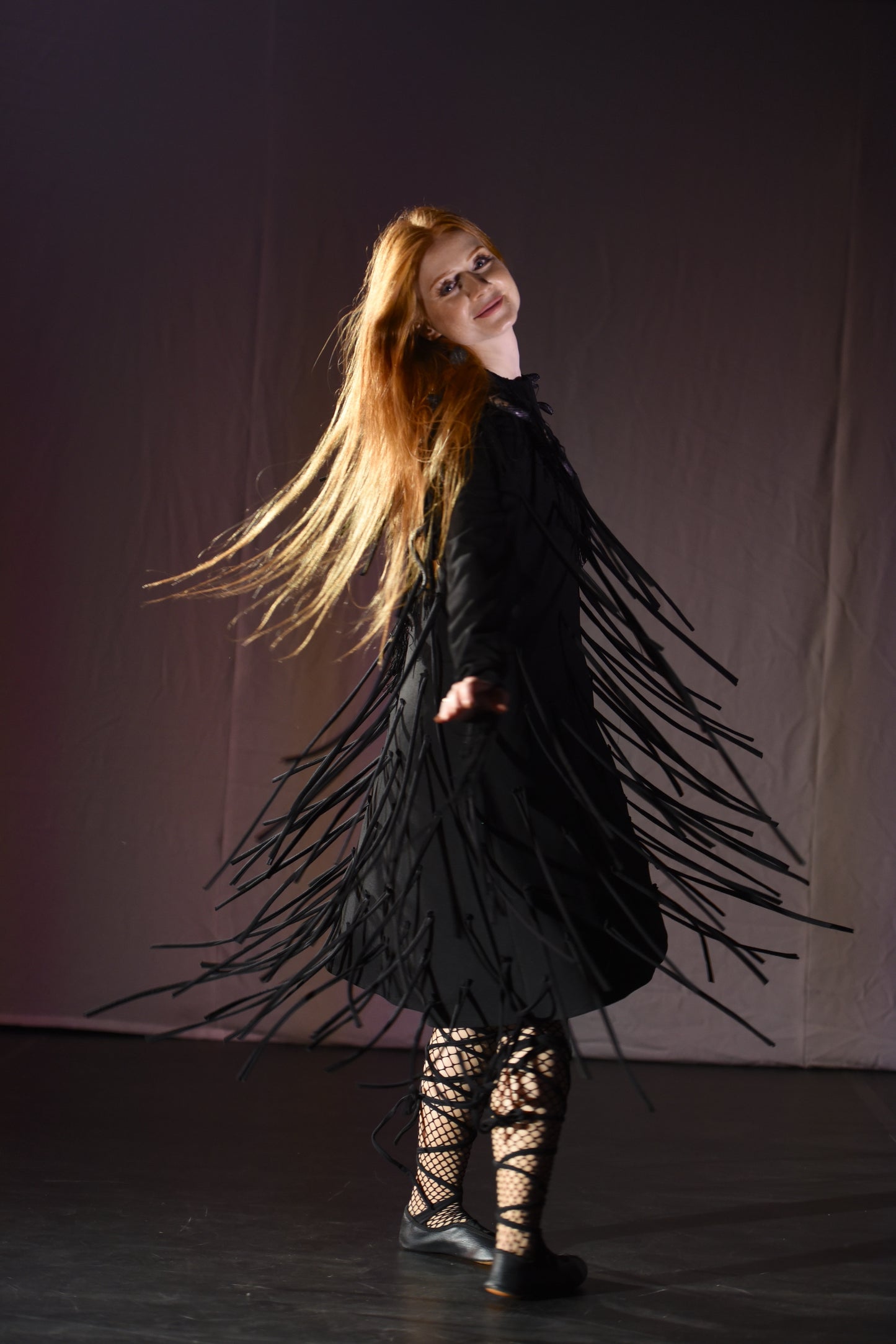 Kleid - Schwarzes Bänderkleid - W023