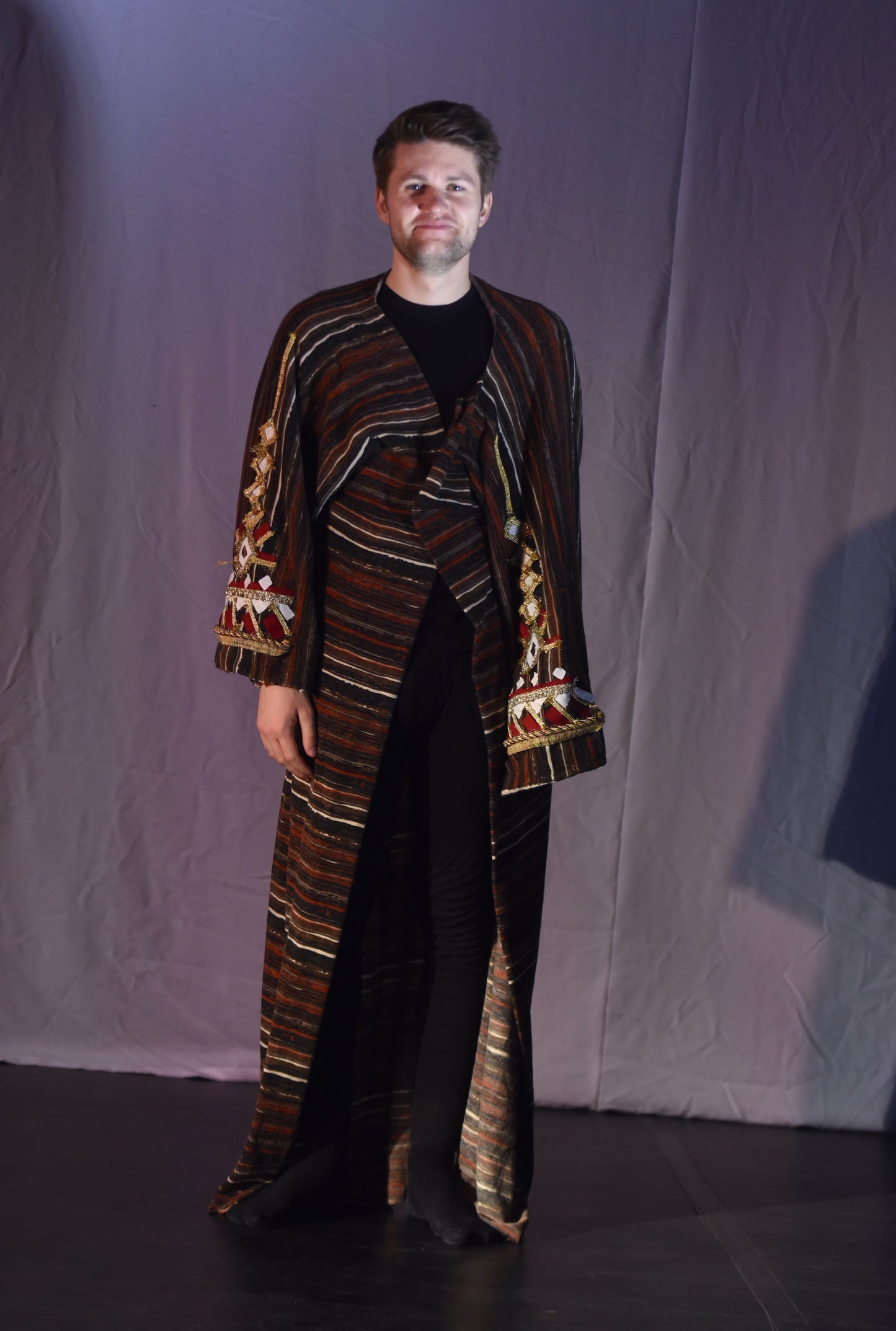 Umhang - Bestickte Robe - B008