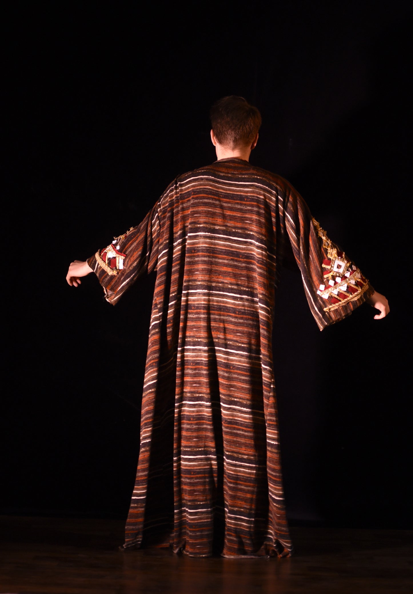 Umhang - Bestickte Robe - B008