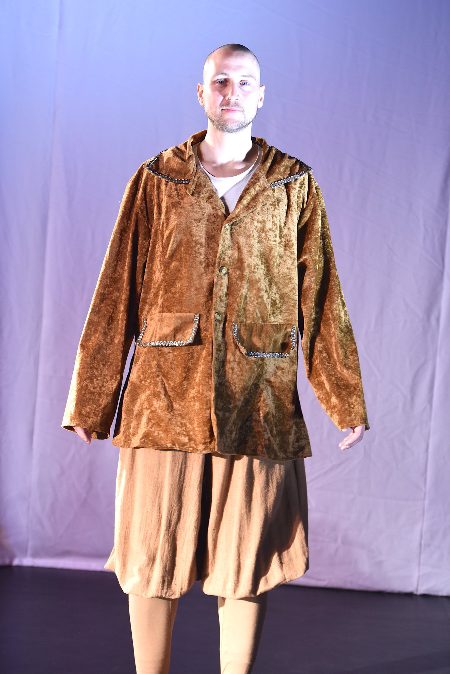 Kostüm - Velourleder-Jacke und Kniebundhose- B041