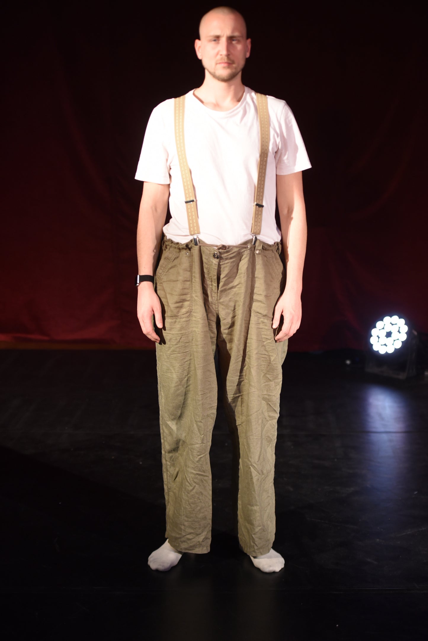 Hose - Chino mit Hosenträgern - B061