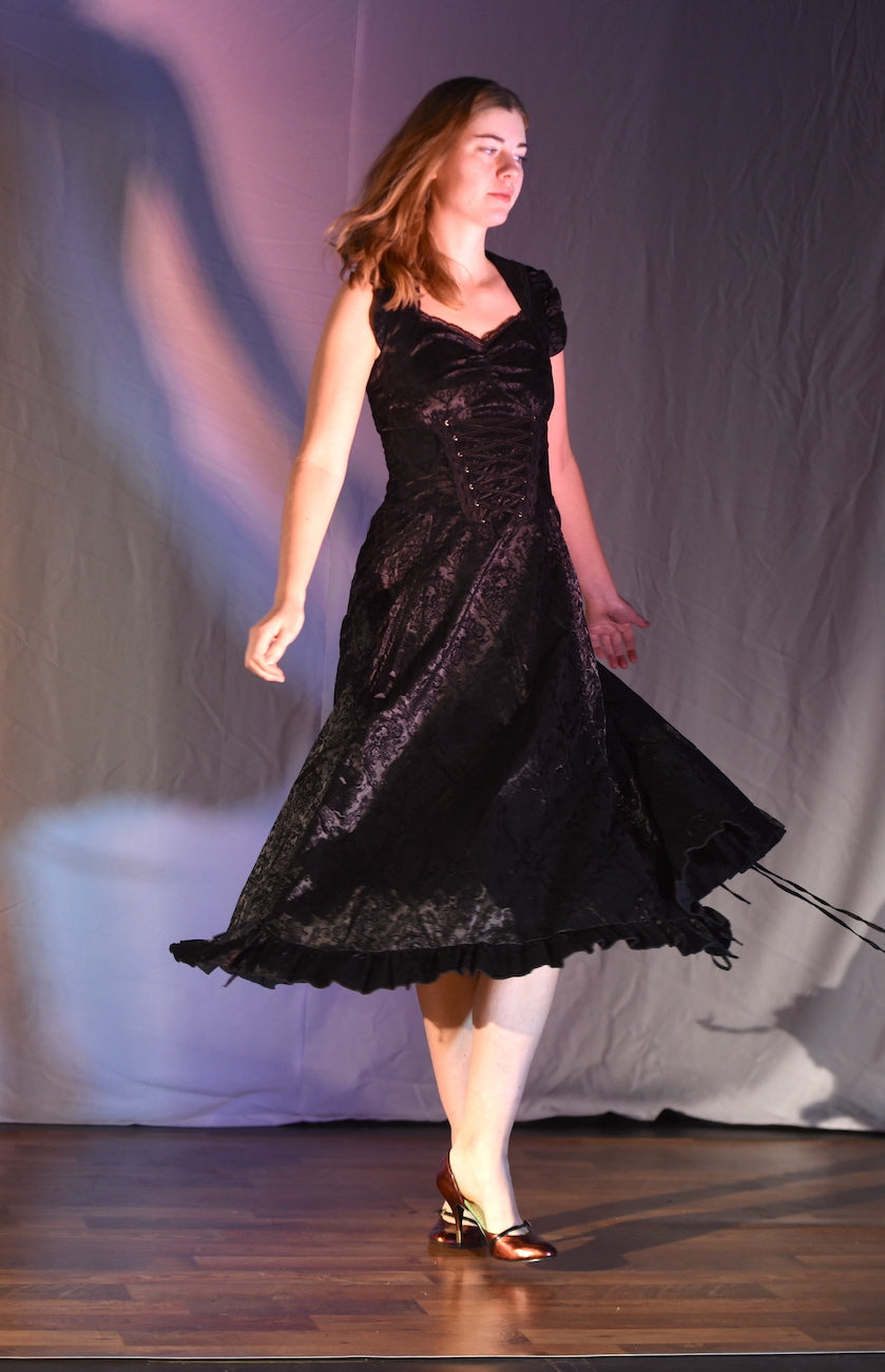 Kleid - Schwarzes Midikleid - W126