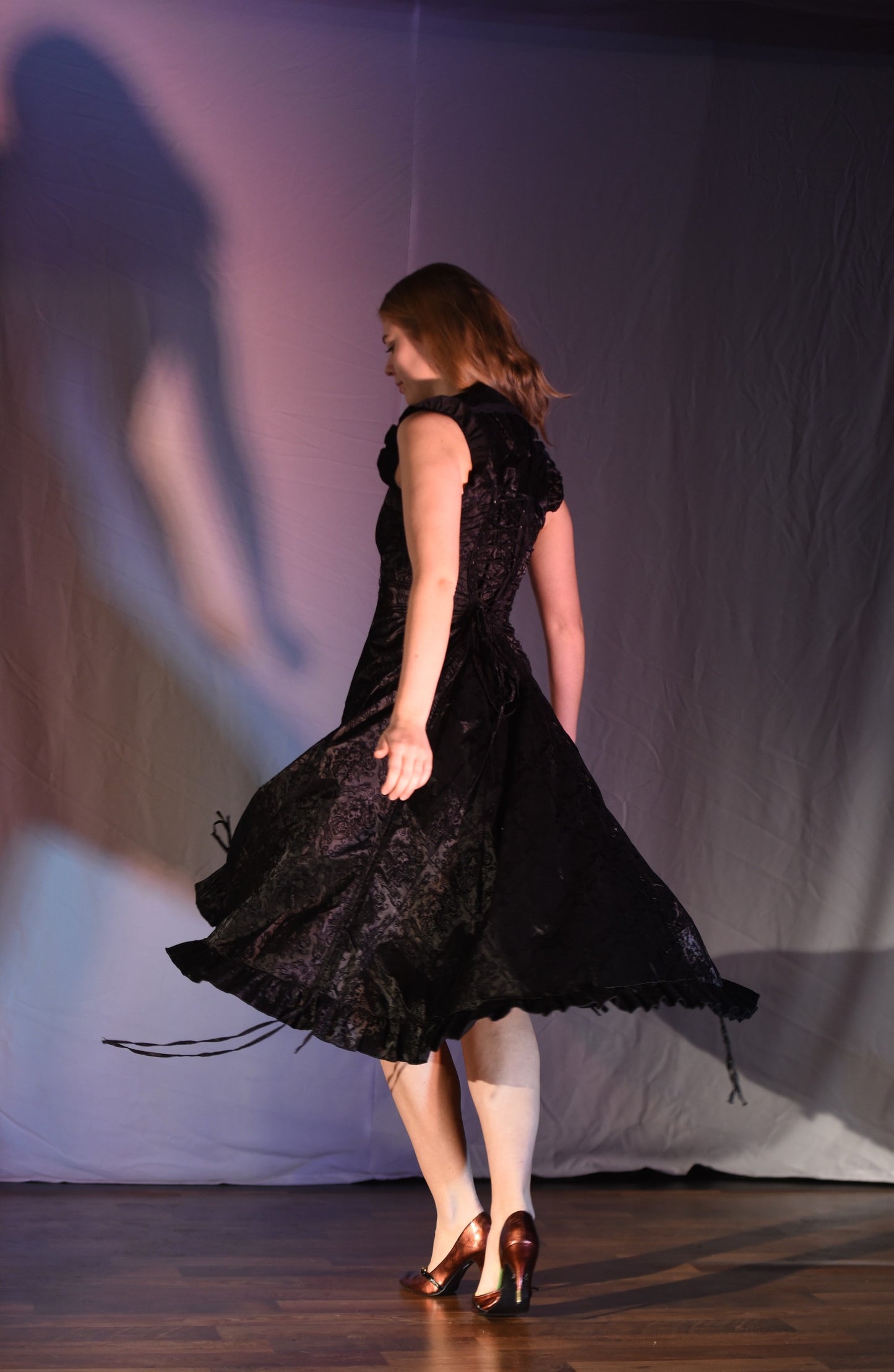 Kleid - Schwarzes Midikleid - W126
