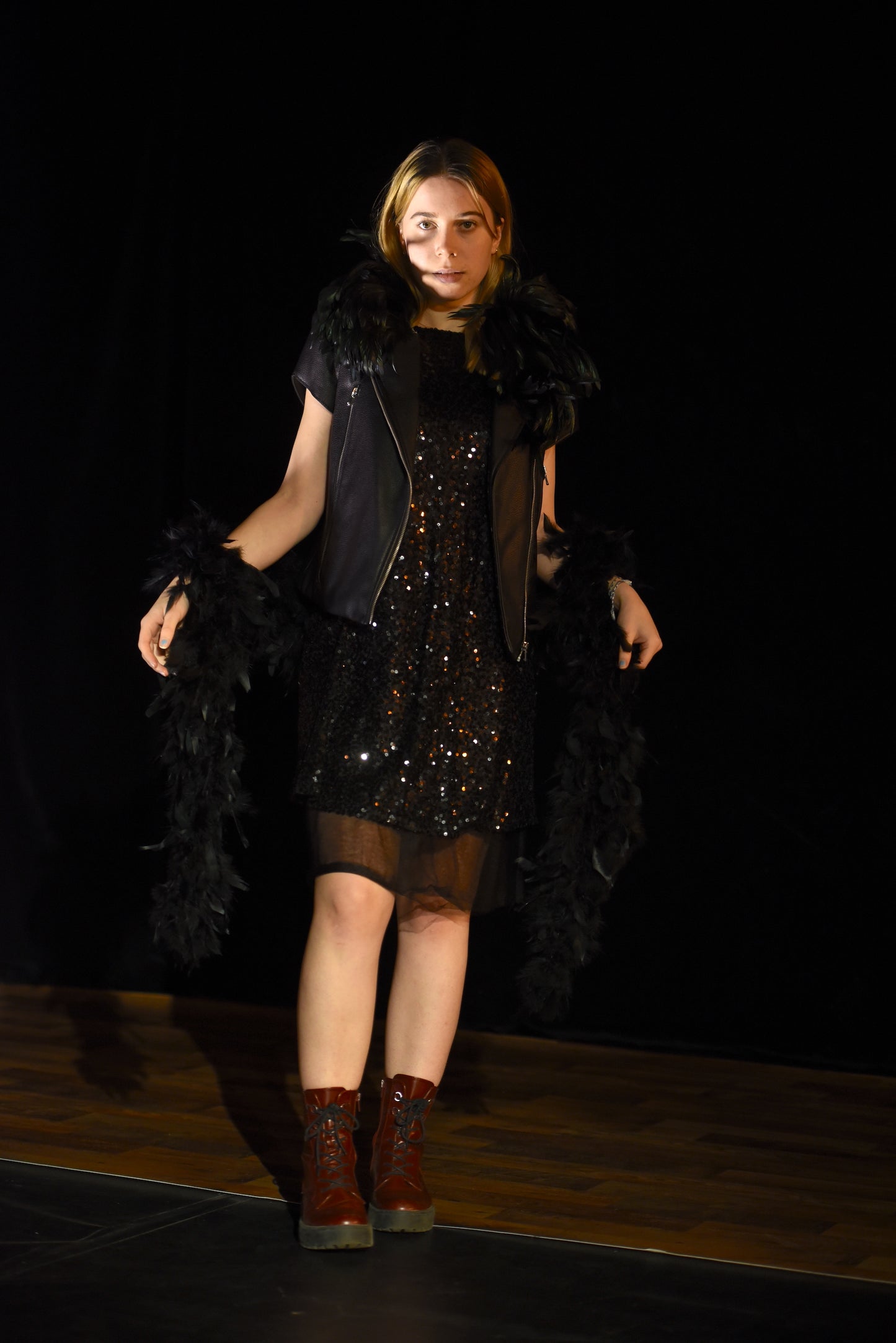 Kleid - Schwarzes Glitzerkleid - W099